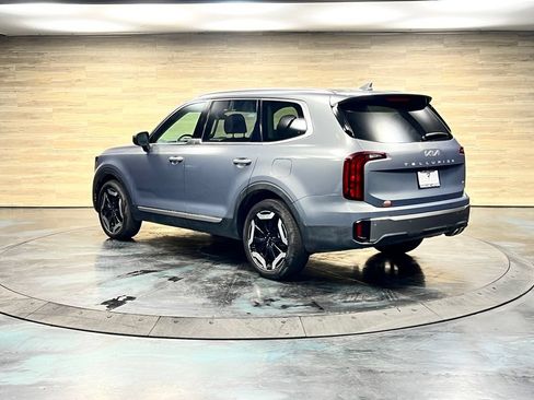 Used 2025 Kia Telluride S AWD/4WD image 17