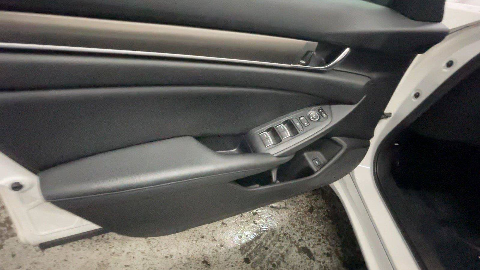 Used 2019 Honda Accord LX image 32
