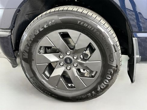 Used 2024 Ford F150 Lightning Lariat image 33