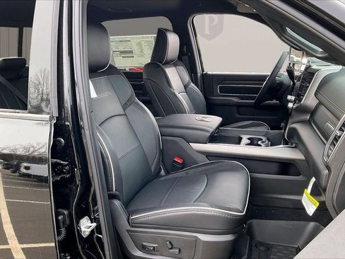 New 2026 RAM 3500 Laramie AWD/4WD image 24