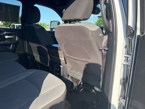 Used 2024 RAM 3500 Big Horn AWD/4WD image 38