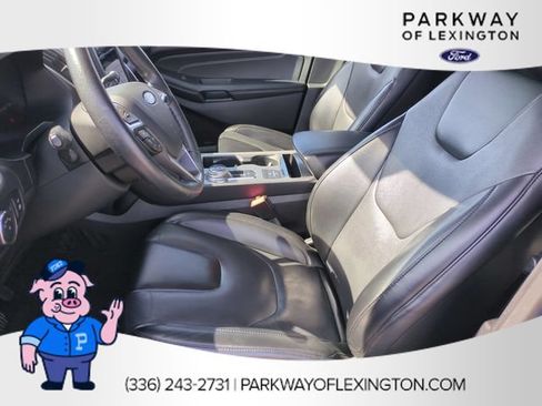 Used 2022 Ford Edge Titanium AWD/4WD image 15