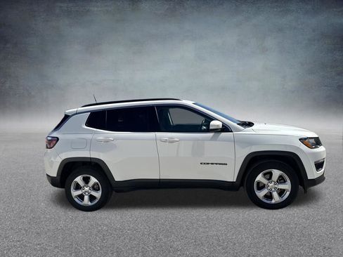 Used 2018 Jeep Compass Latitude image 4