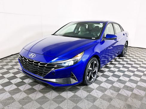 Used 2023 Hyundai Elantra Limited image 7