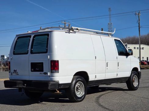 Used 2011 Ford E-150 and Econoline 150 Van 3D w/ Commercial Cargo Van Pkg image 5