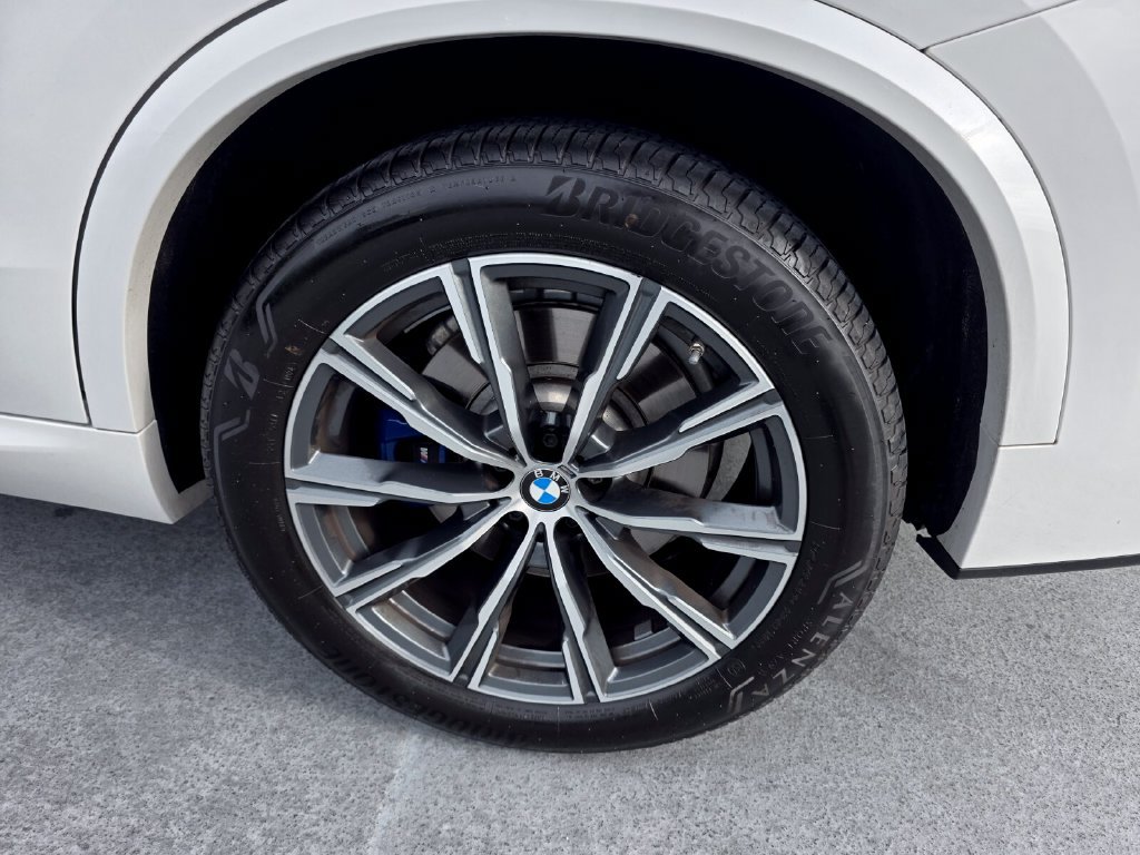 Certified 2021 BMW X5 xDrive40i w/ M Sport Package AWD/4WD image 17