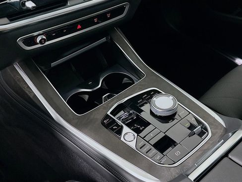 Used 2025 BMW X7 xDrive40i w/ M Sport Package image 17