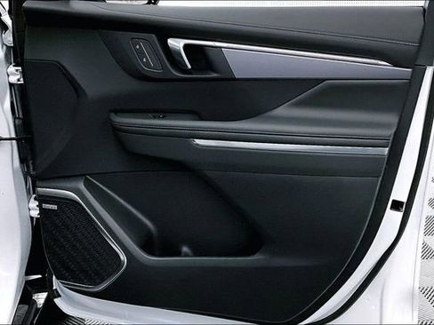 Used 2025 Buick Enclave Sport Touring image 21