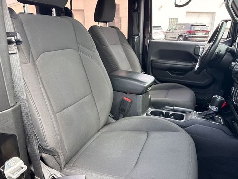 Used 2022 Jeep Wrangler Sport S image 29
