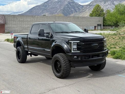 Used 2017 Ford F350 Platinum w/ Platinum Ultimate Package AWD/4WD image 2