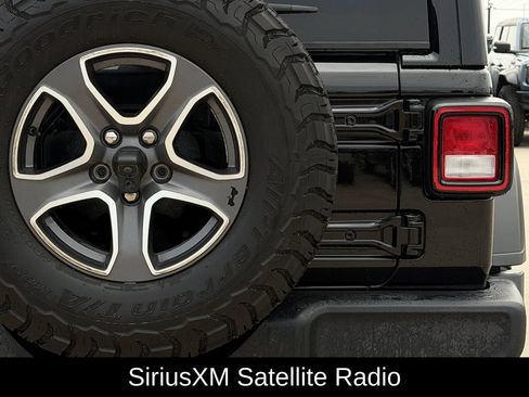 Used 2022 Jeep Wrangler Unlimited Sport w/ Sun And Sound Package AWD/4WD image 9
