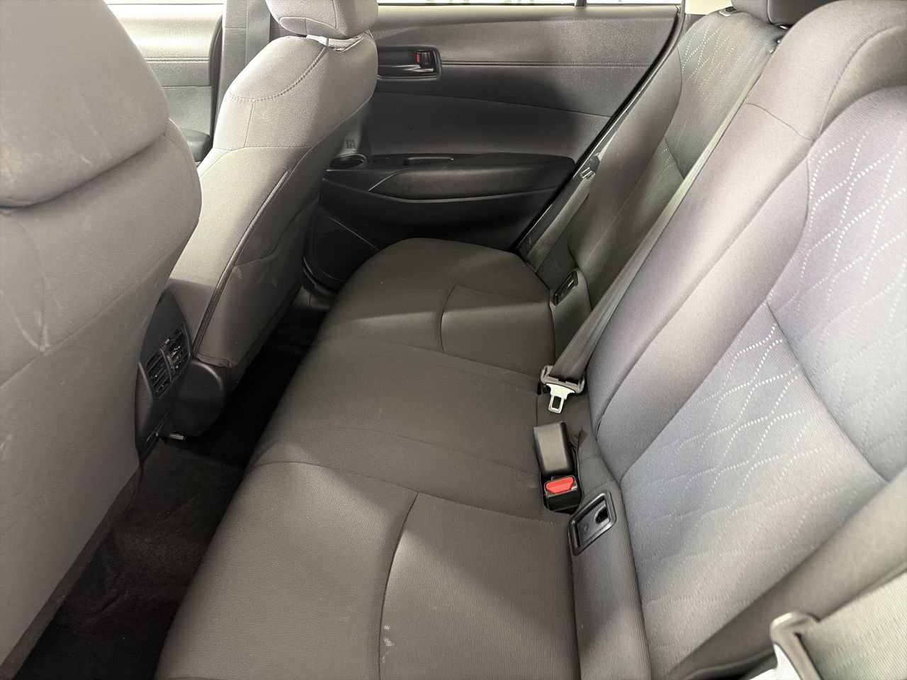 Used 2025 Toyota Corolla Cross LE FWD image 23