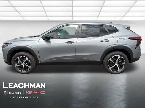 Certified 2025 Chevrolet Trax RS w/ Driver Confidence Package image 6