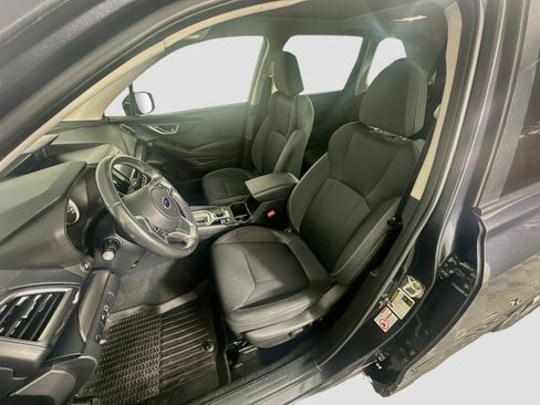 Used 2019 Subaru Forester Premium AWD/4WD image 13