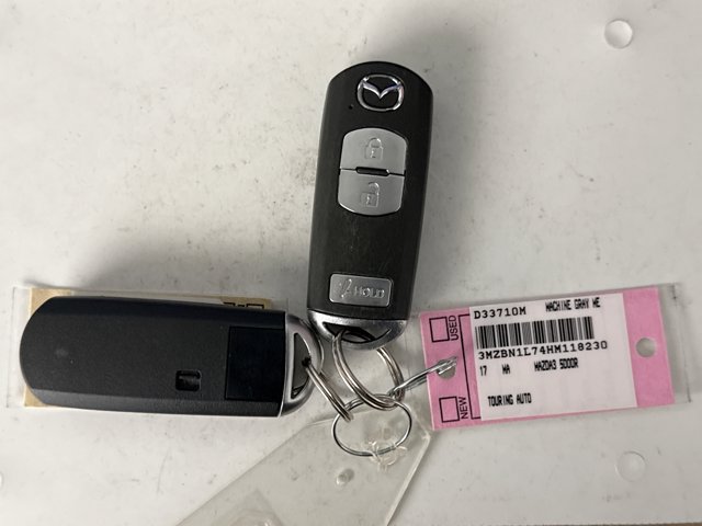 Used 2017 MAZDA MAZDA3 Touring FWD image 20