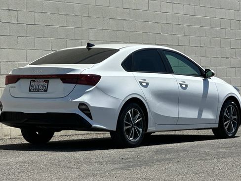 Used 2023 Kia Forte LXS w/ LXS Technology Package FWD image 4