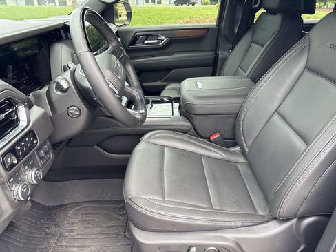 Used 2025 GMC Yukon Denali w/ Denali Reserve Package AWD/4WD image 16