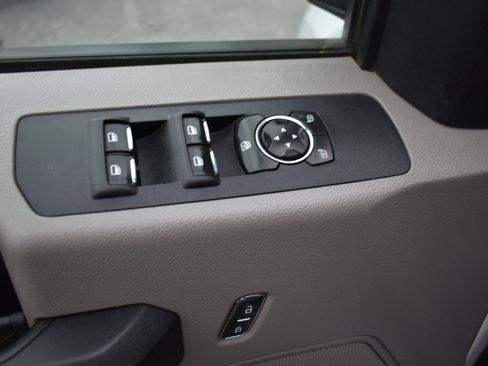 Used 2018 Ford F250 XL w/ Power Equipment Group image 40