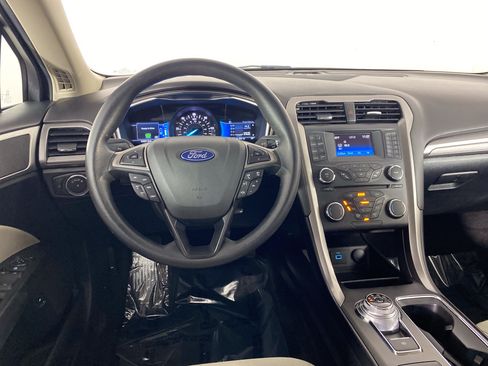 Used 2018 Ford Fusion S FWD image 17