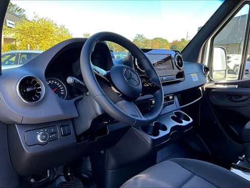 New 2026 Mercedes-Benz Sprinter 2500 image 9