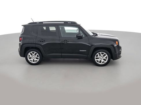 Used 2016 Jeep Renegade Latitude FWD image 4