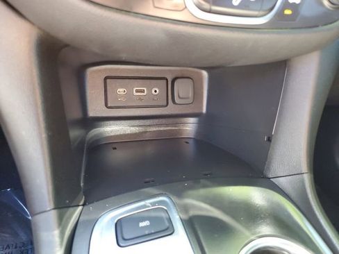 Used 2021 Chevrolet Equinox LT image 23