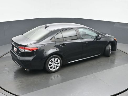 Used 2022 Toyota Corolla LE FWD image 34