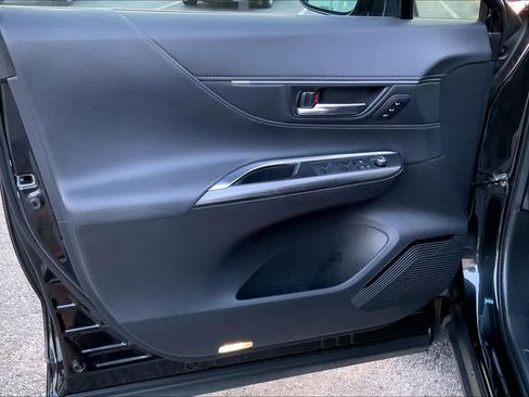 Used 2023 Toyota Venza Nightshade AWD/4WD image 21