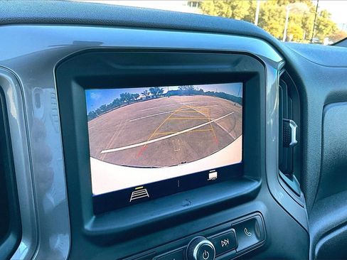 Used 2020 Chevrolet Silverado 1500 Custom w/ Custom Value Package image 15