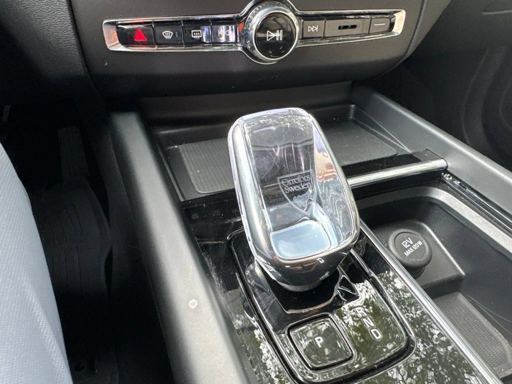 Certified 2026 Volvo XC60 B5 Plus AWD/4WD image 21