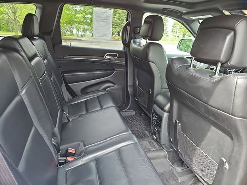 Used 2020 Jeep Grand Cherokee Limited AWD/4WD image 14