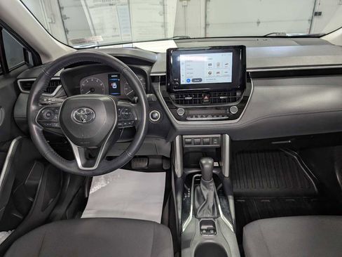Used 2023 Toyota Corolla Cross LE FWD image 17