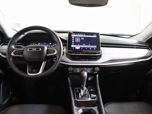 Used 2022 Jeep Compass Latitude image 13