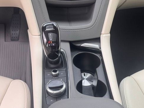 Used 2023 Cadillac XT6 Premium Luxury w/ Technology Package FWD image 28