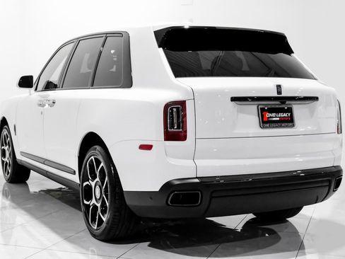 Used 2023 Rolls-Royce Cullinan Black Badge image 9