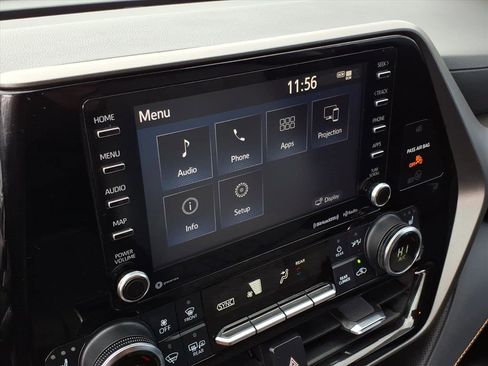 Used 2022 Toyota Highlander Bronze Edition image 28