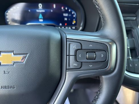 Used 2024 Chevrolet Suburban LT image 21