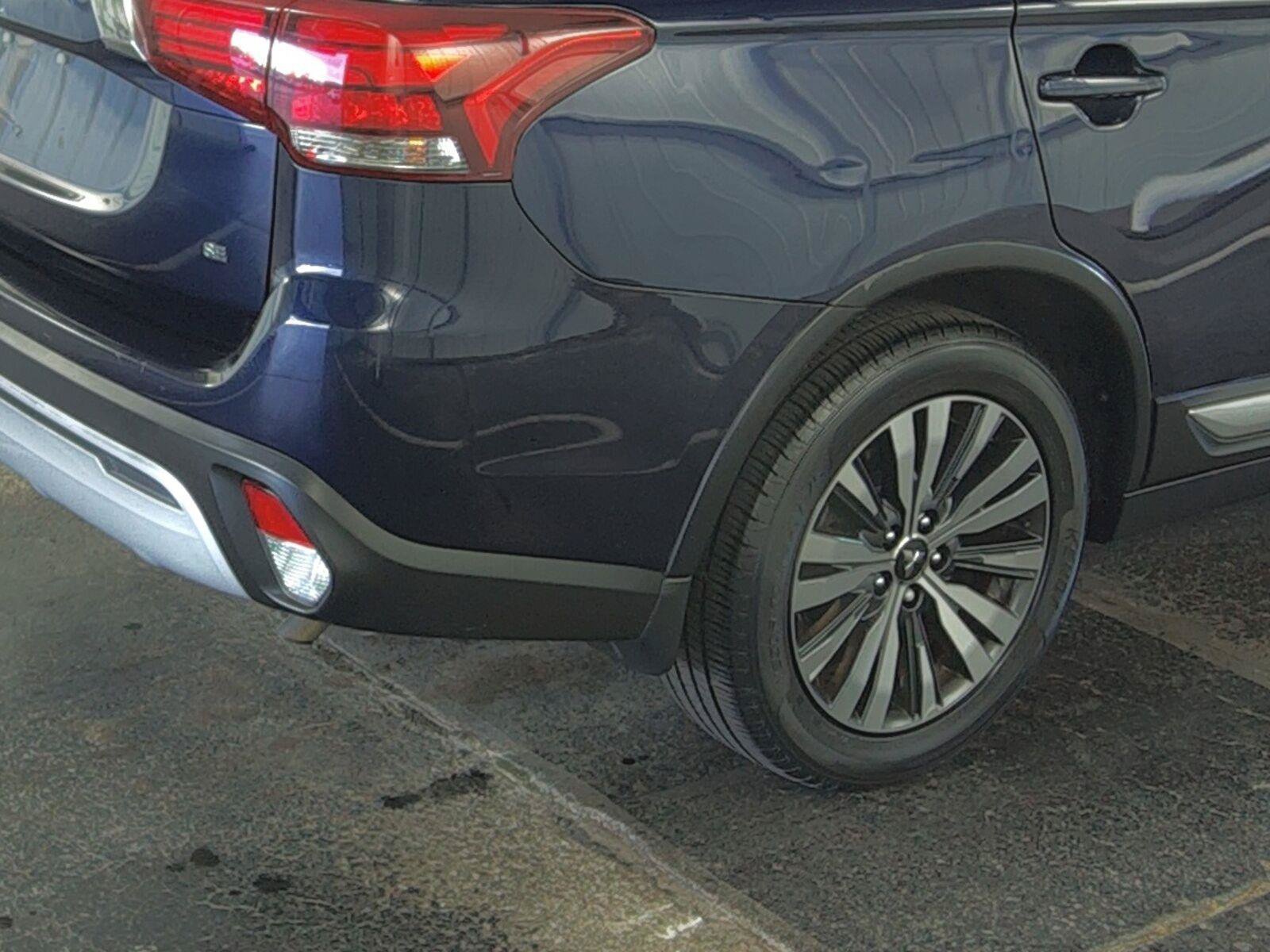 Used 2020 Mitsubishi Outlander FWD image 17