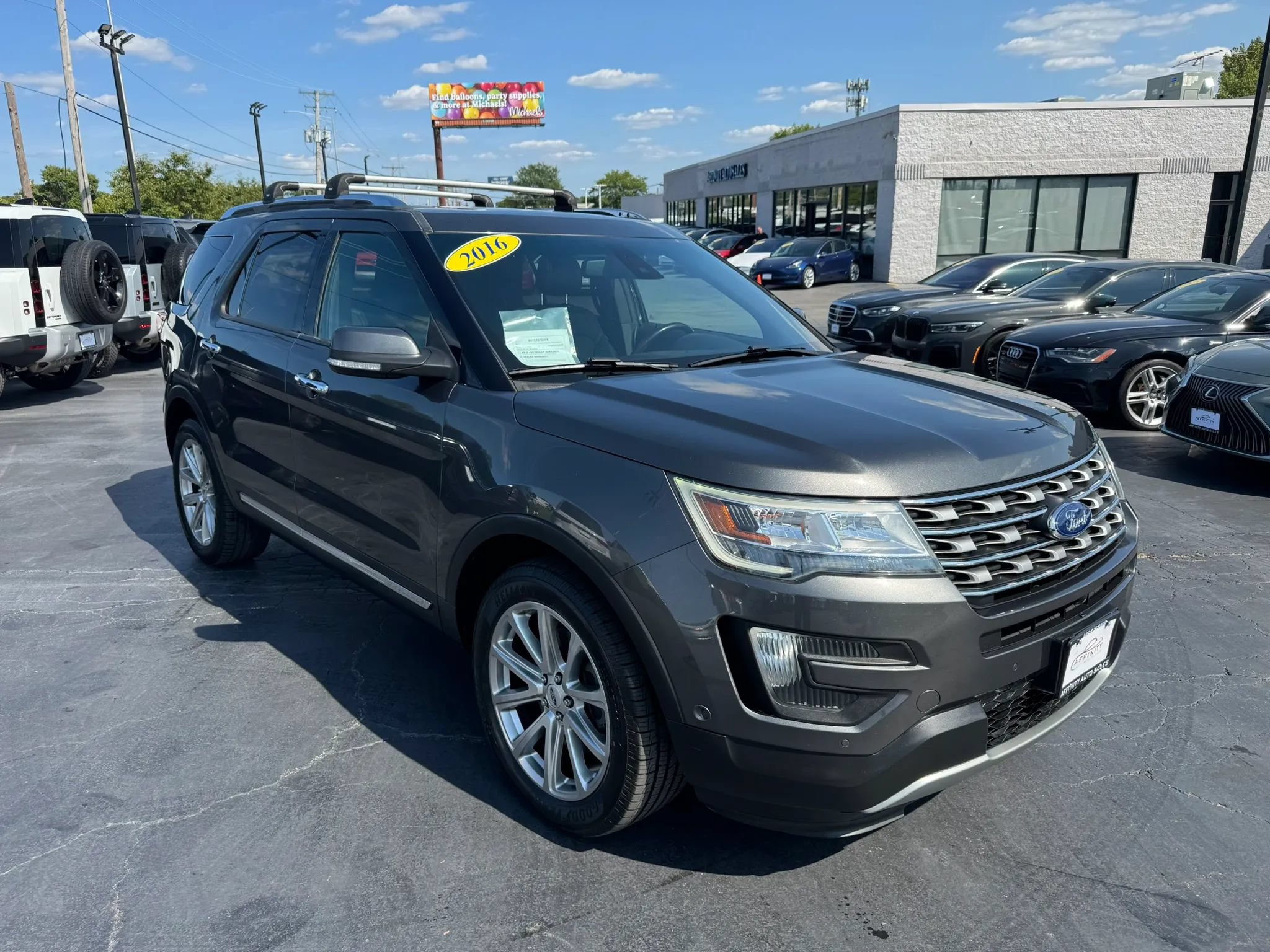 Used 2016 Ford Explorer Limited w/ Equipment Group 301A AWD/4WD image 3