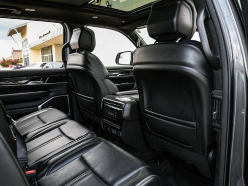 Used 2022 Jeep Wagoneer Series II w/ Premium Group I RWD image 32