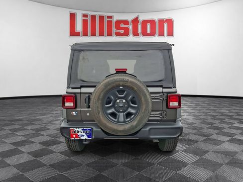 Used 2019 Jeep Wrangler Unlimited Sport AWD/4WD image 5
