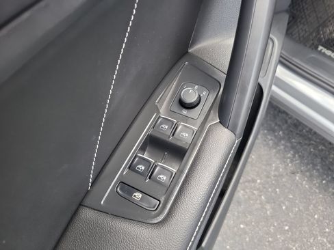 Used 2023 Volkswagen Tiguan SE FWD image 15