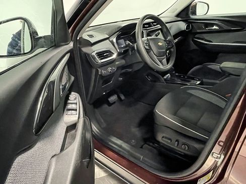 Used 2023 Chevrolet TrailBlazer LT w/ Convenience Package AWD/4WD image 18