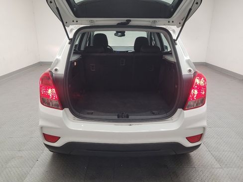 Used 2021 Chevrolet Trax LS FWD image 29