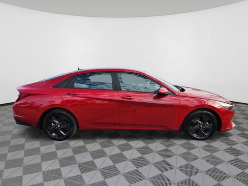 Certified 2023 Hyundai Elantra SEL image 6