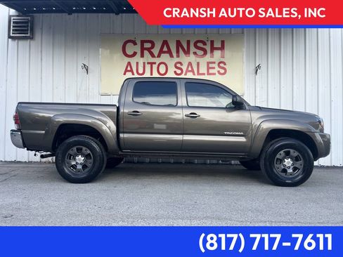 Used 2010 Toyota Tacoma PreRunner image 1