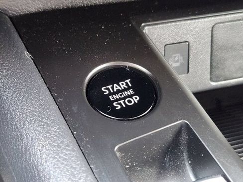 Used 2025 Nissan Kicks SV w/ Illumination Package FWD image 19