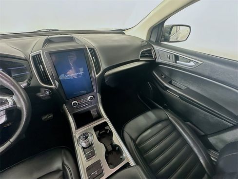 Used 2022 Ford Edge SEL image 11