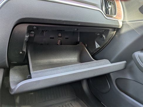 New 2024 Volvo XC60 T8 Plus w/ Protection Package Premier image 29