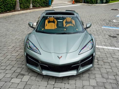 Used 2024 Chevrolet Corvette Z06 w/ LPO, Roadside Safety Package image 5